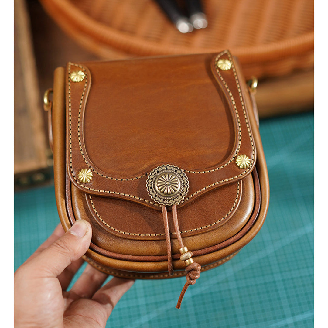 English Tan Leather Phone Bag in Vintage Style | Make Your Own Bags with POPSEWING® Kits